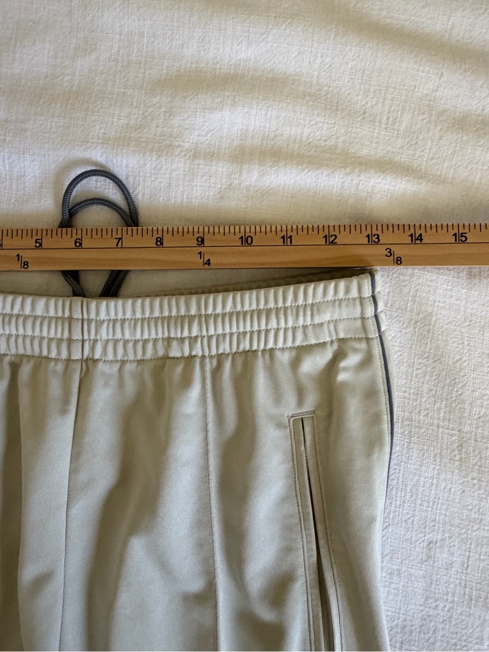 JW Anderson & Uniqlo Cream Wide-Leg Track Pants - Picture 10 of 12